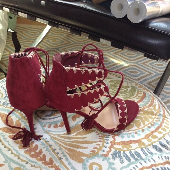 Wild Diva "7.5" Maroon Suede/Embroidered, Chic, Glamour, Quiet Lux, Sexy Tassels - Picture 3 of 6